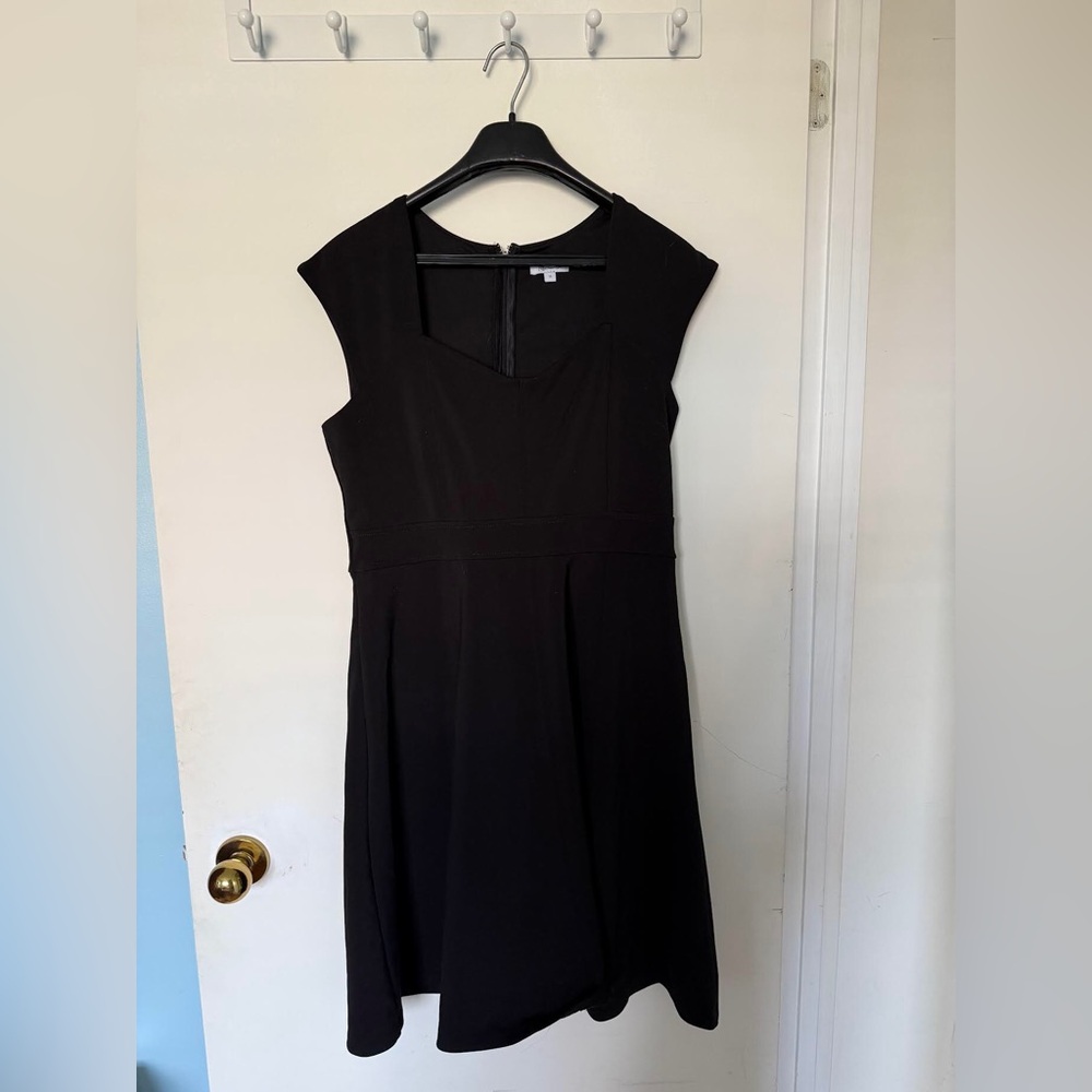 Reitmans Classic Black Cap-Sleeve Dress